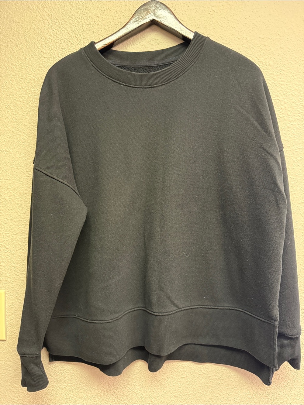 Time and Tru Black Crewneck Sweatshirt